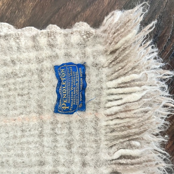 Vtg Pendleton Virgin Wool Fringed Blanket Throw 49x38 Peach Cream Basket Weave - Picture 2 of 4